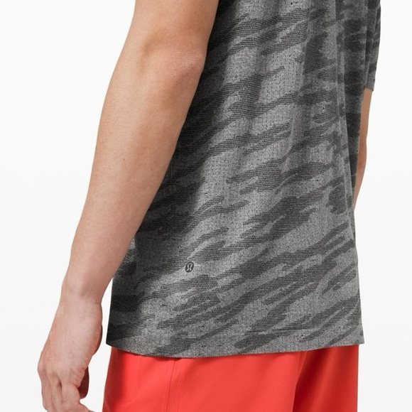 Lululemon Metal Vent Breathe Short Sleeve
Scatter Surface Black / Vapor Small - Picture 10 of 13
